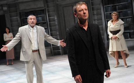 John Nettles (Claudius) John Simm (Hamlet) Barbara Flynn (Gertrude) in Hamlet at the Crucible theatre in Sheffield