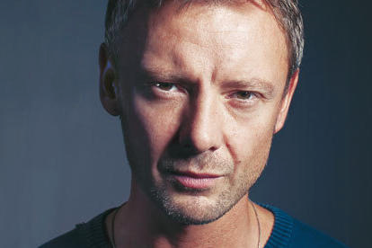 Edith Bowman welcomes John Simm to Soundtracking